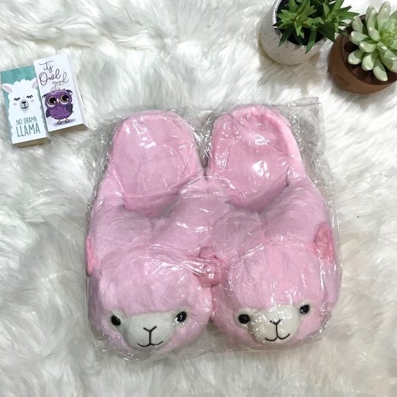BRAND NEW Pink Plush Alpaca Slippers - Picture 8 of 12